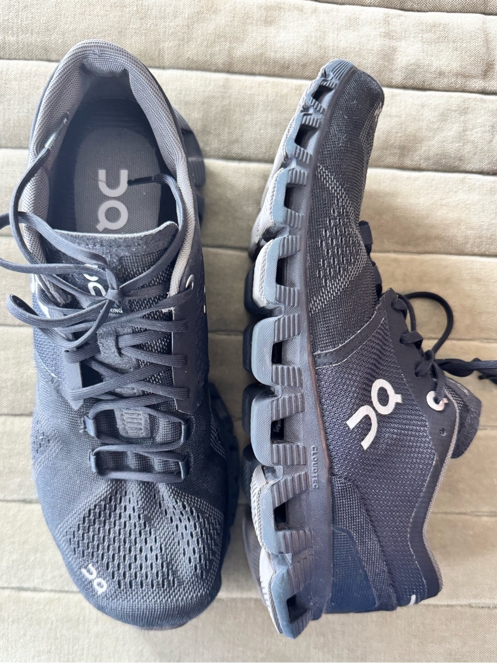 On Cloud Women’s Cloud X Running Shoes Black Gray Size 8.5